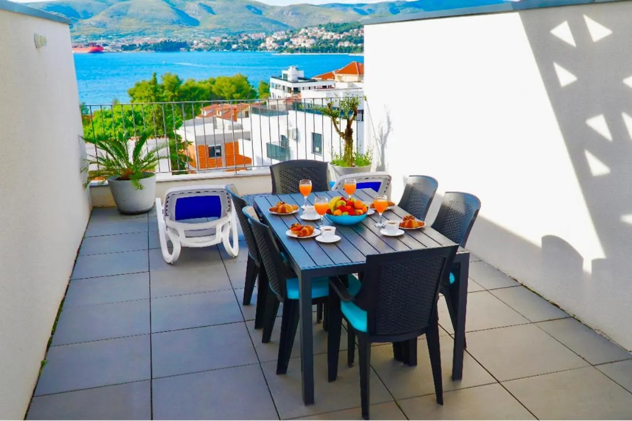 טרוגיר Apartment Gena