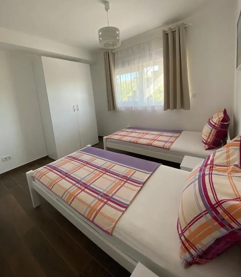 טרוגיר Apartment Gena