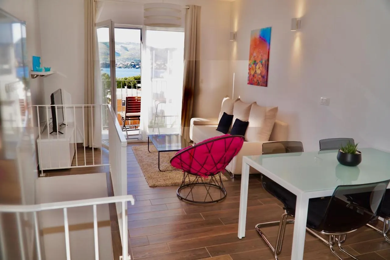 טרוגיר Apartment Gena
