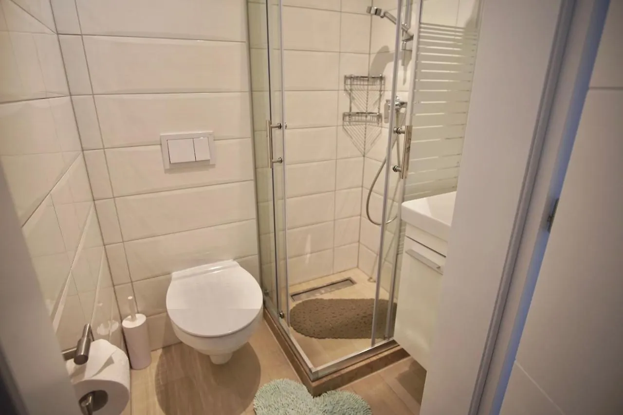 טרוגיר Apartment Gena