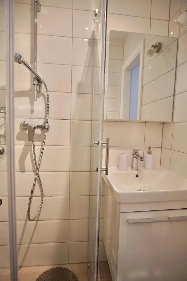 טרוגיר Apartment Gena