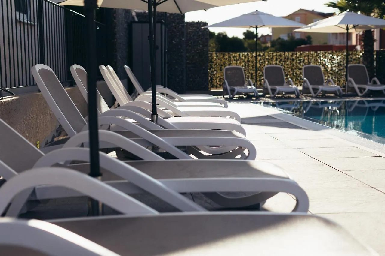 טרוגיר Apartment Gena